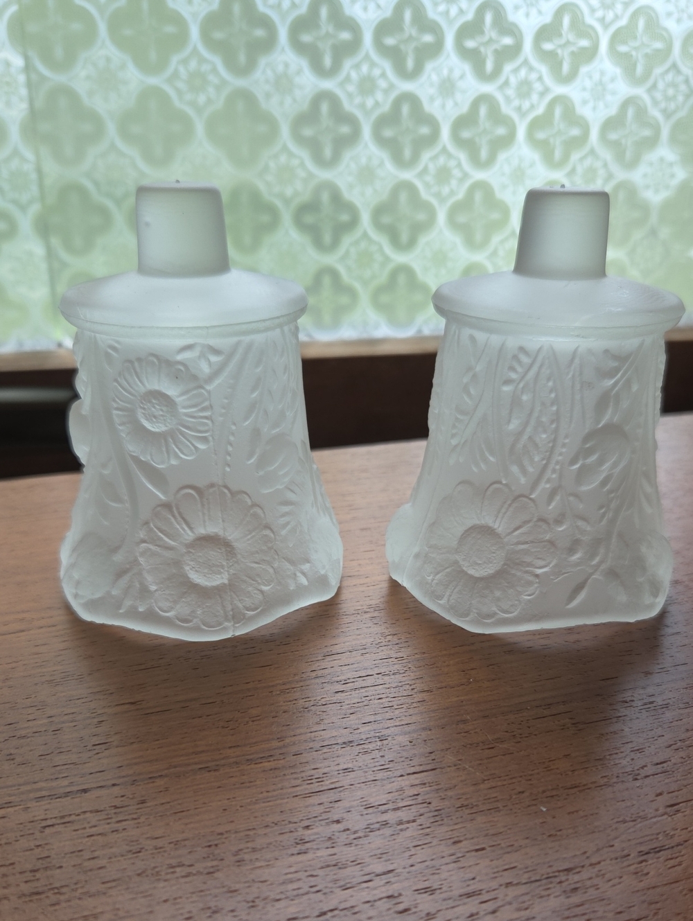 Vintage Daisy Homco Frosted/ Urainum Glass Votive Candle Holders Set Of 2